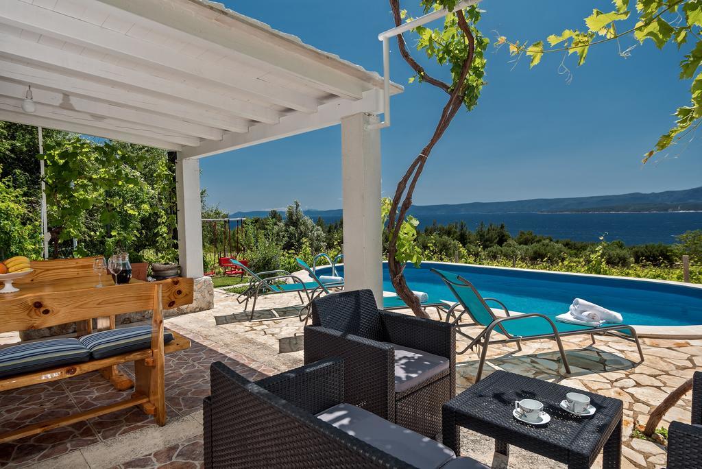 Holiday Home Vineyard House Bol Exterior photo