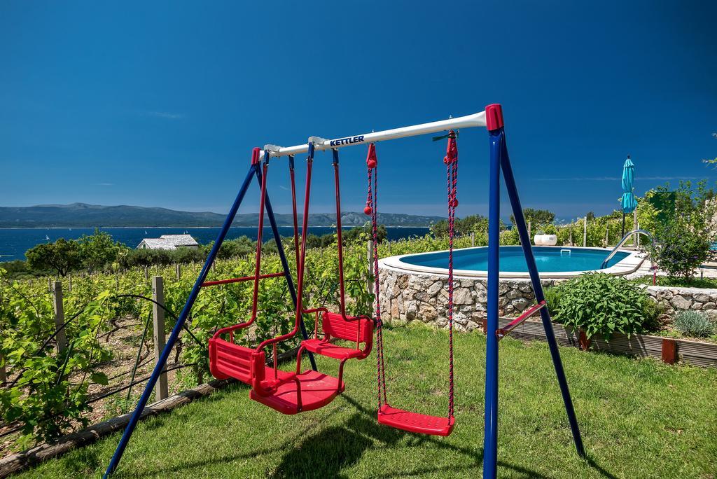 Holiday Home Vineyard House Bol Exterior photo