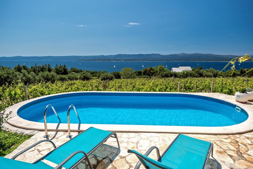 Holiday Home Vineyard House Bol Exterior photo