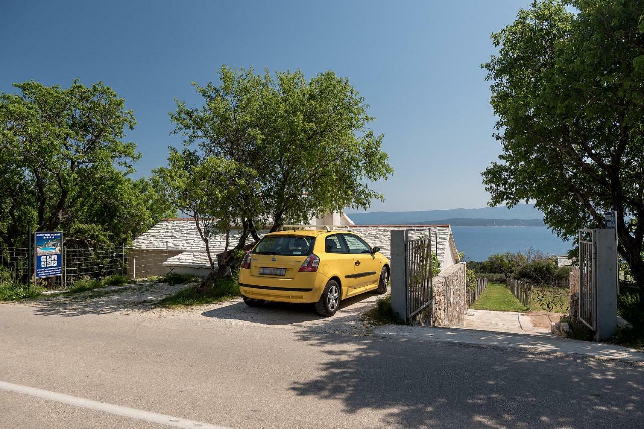 Holiday Home Vineyard House Bol Exterior photo